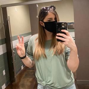 Meet your Posher, Ashley